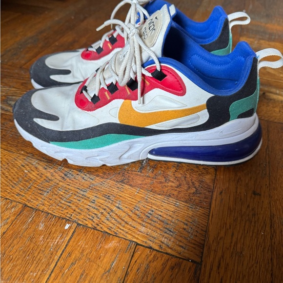 Nike - Picture 3 of 7